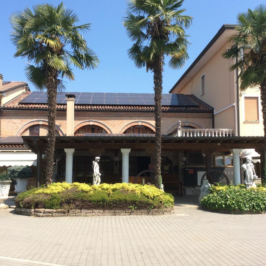 Hotel Pizzeria Ristorante "Al Leone" Villa del Conte Buitenkant foto