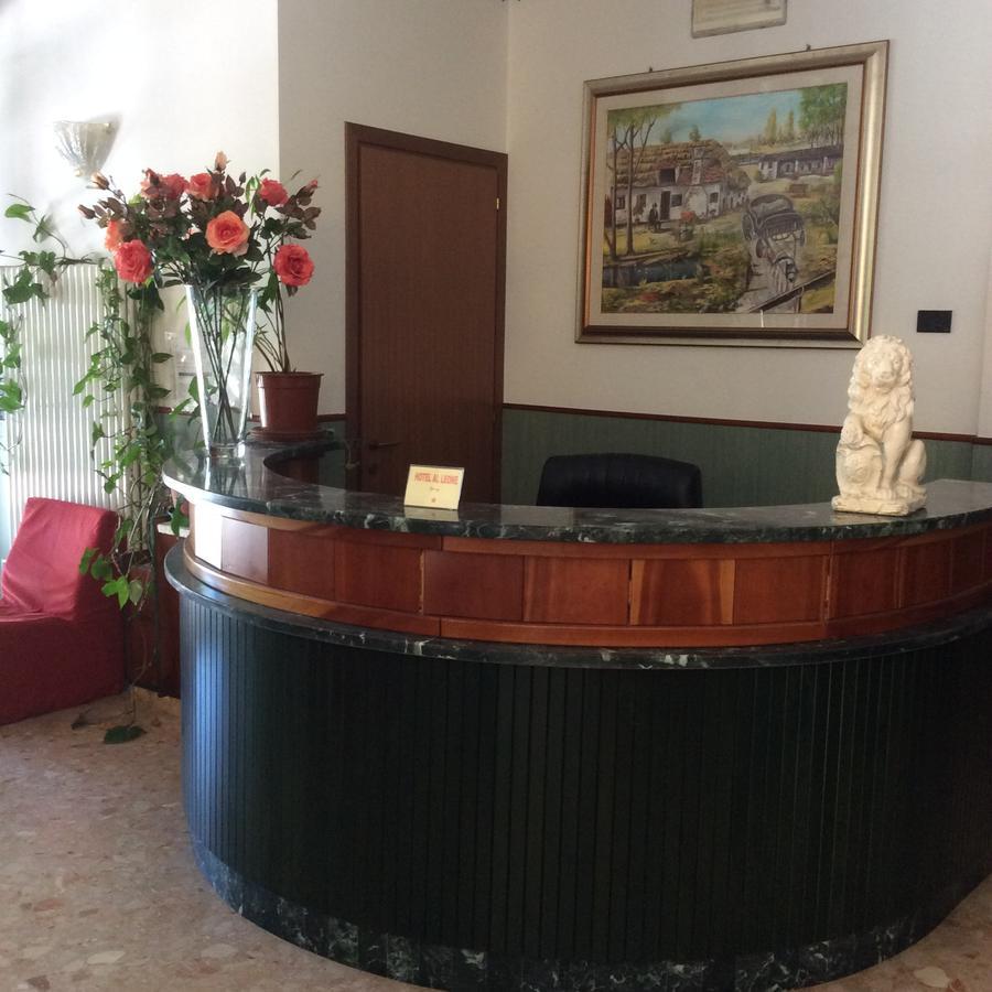 Hotel Pizzeria Ristorante "Al Leone" Villa del Conte Buitenkant foto