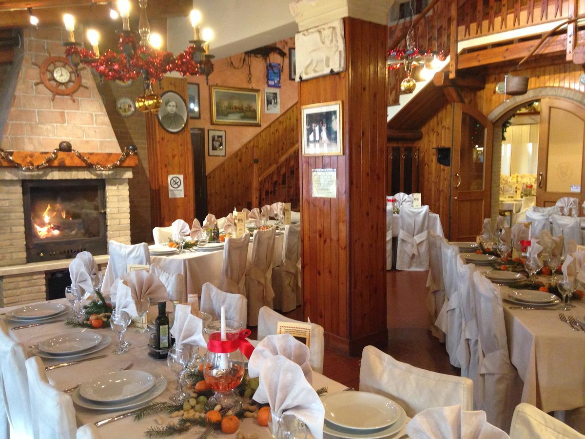 Hotel Pizzeria Ristorante "Al Leone" Villa del Conte Buitenkant foto