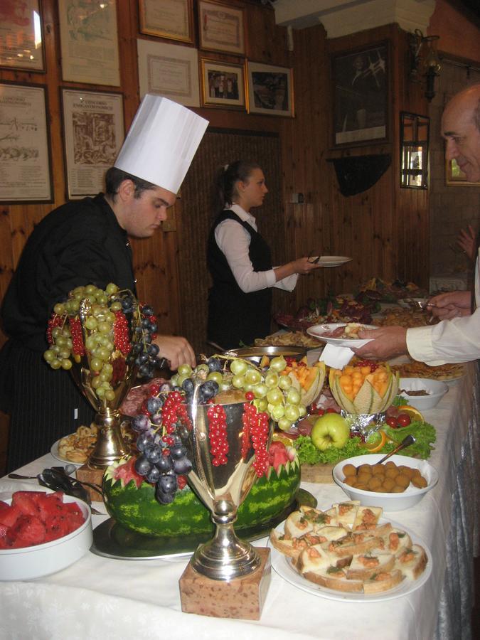 Hotel Pizzeria Ristorante "Al Leone" Villa del Conte Buitenkant foto