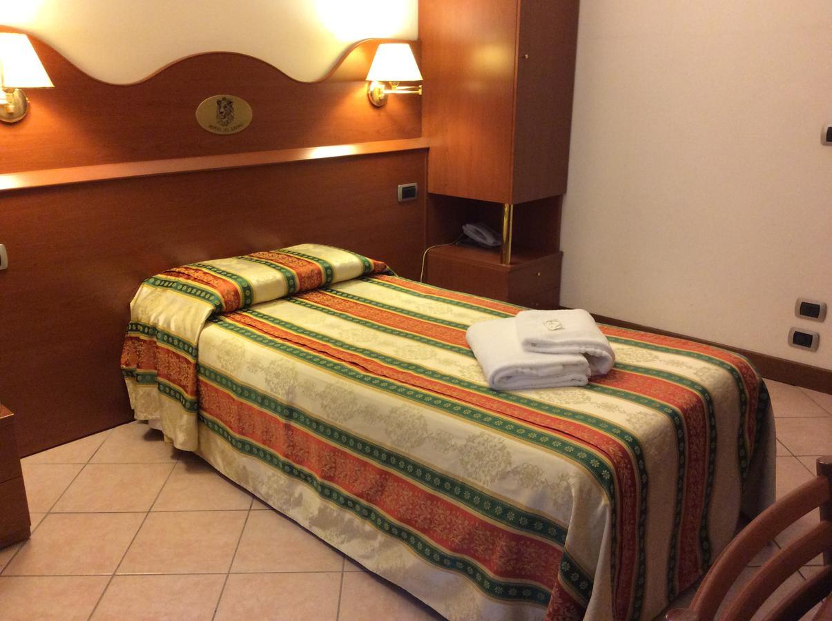 Hotel Pizzeria Ristorante "Al Leone" Villa del Conte Buitenkant foto